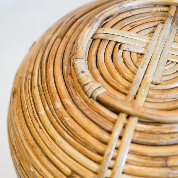 Pair of Rattan and Brass Italian Basket Bowls - in style of Gabriella Crespi - Picture 10 of 13